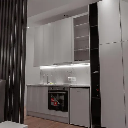 Britney's * Тирана